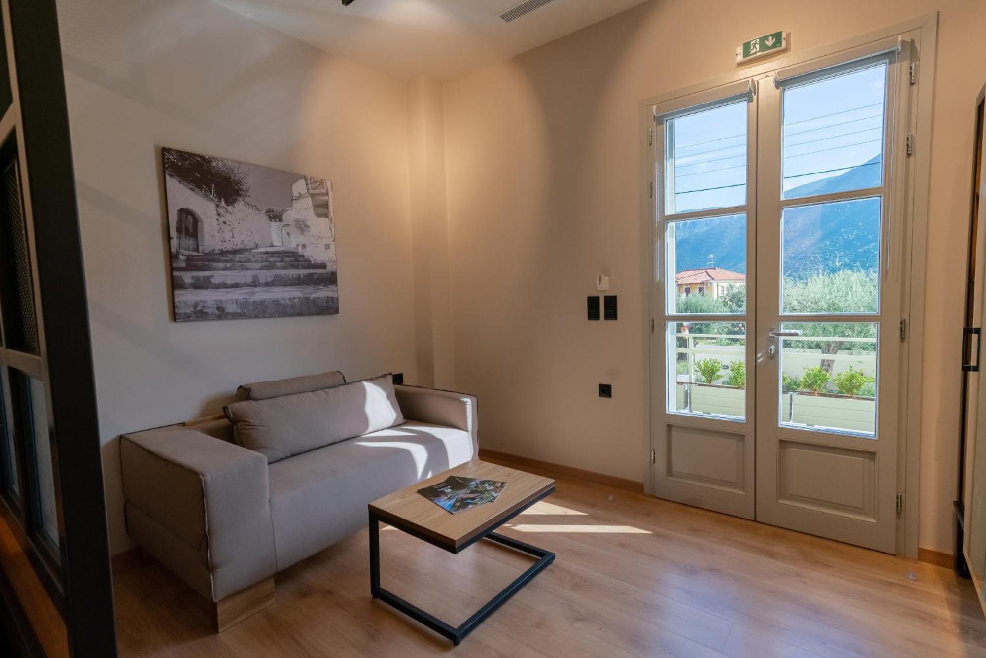 Kraka Apartments Leonídion Екстериор снимка