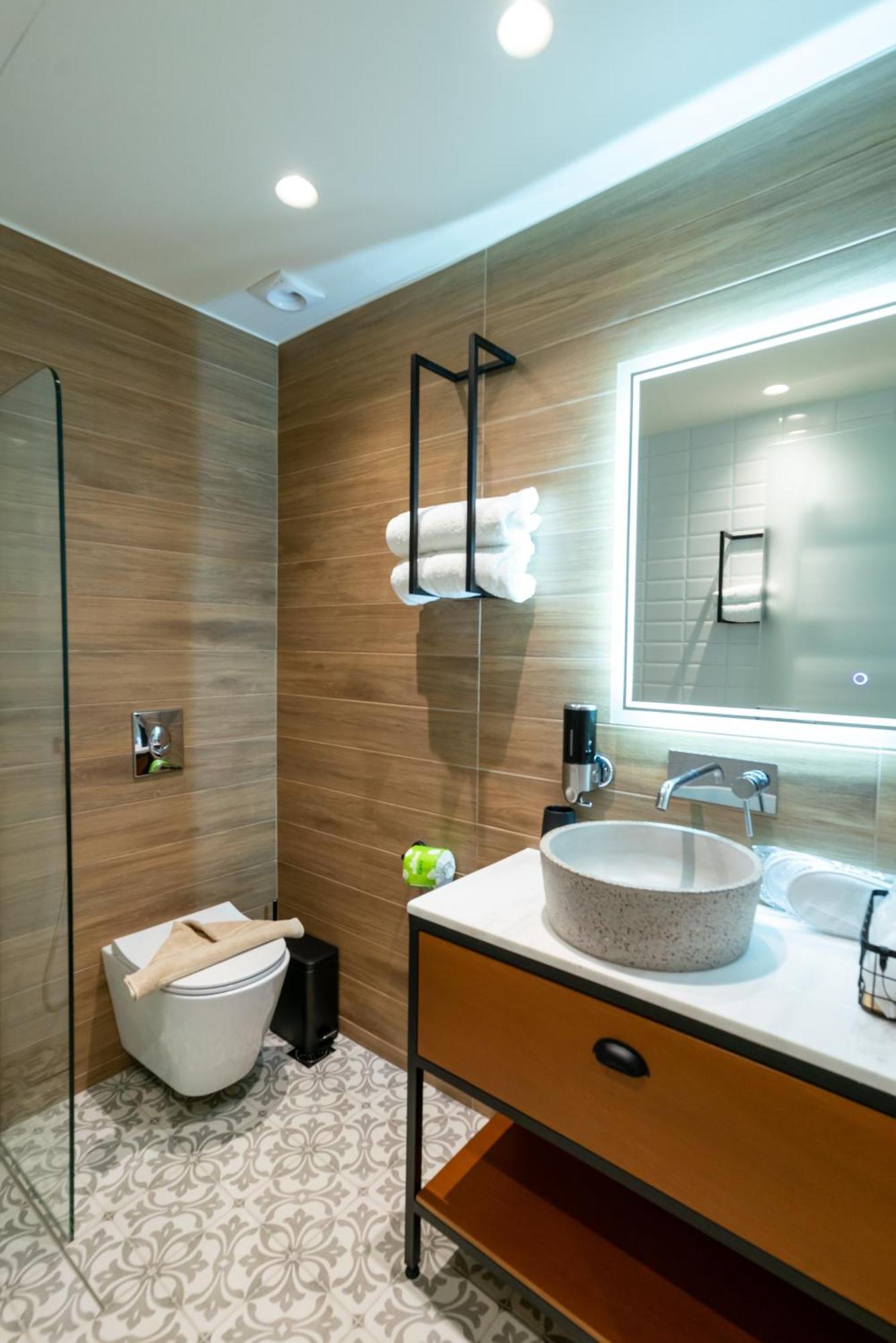 Kraka Apartments Leonídion Екстериор снимка