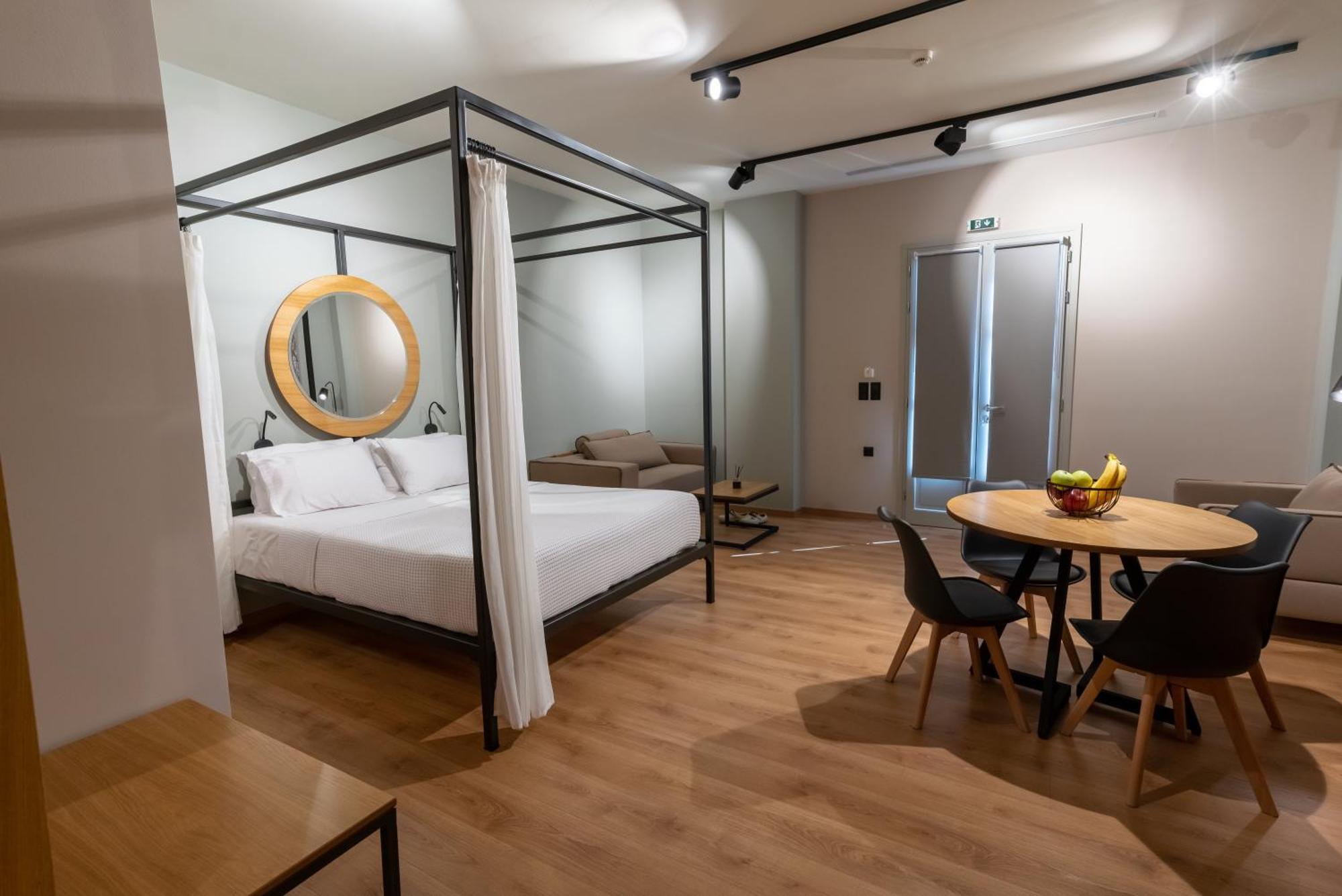 Kraka Apartments Leonídion Екстериор снимка