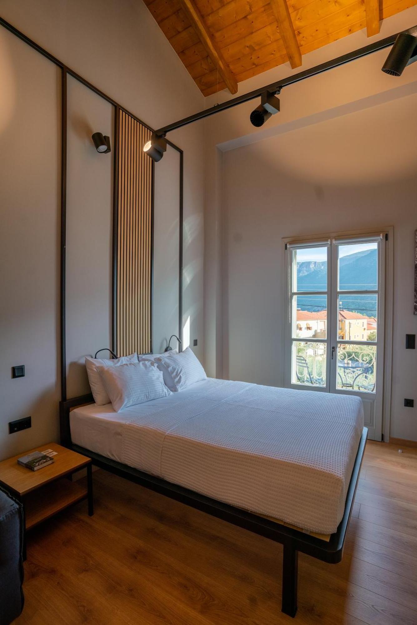 Kraka Apartments Leonídion Екстериор снимка