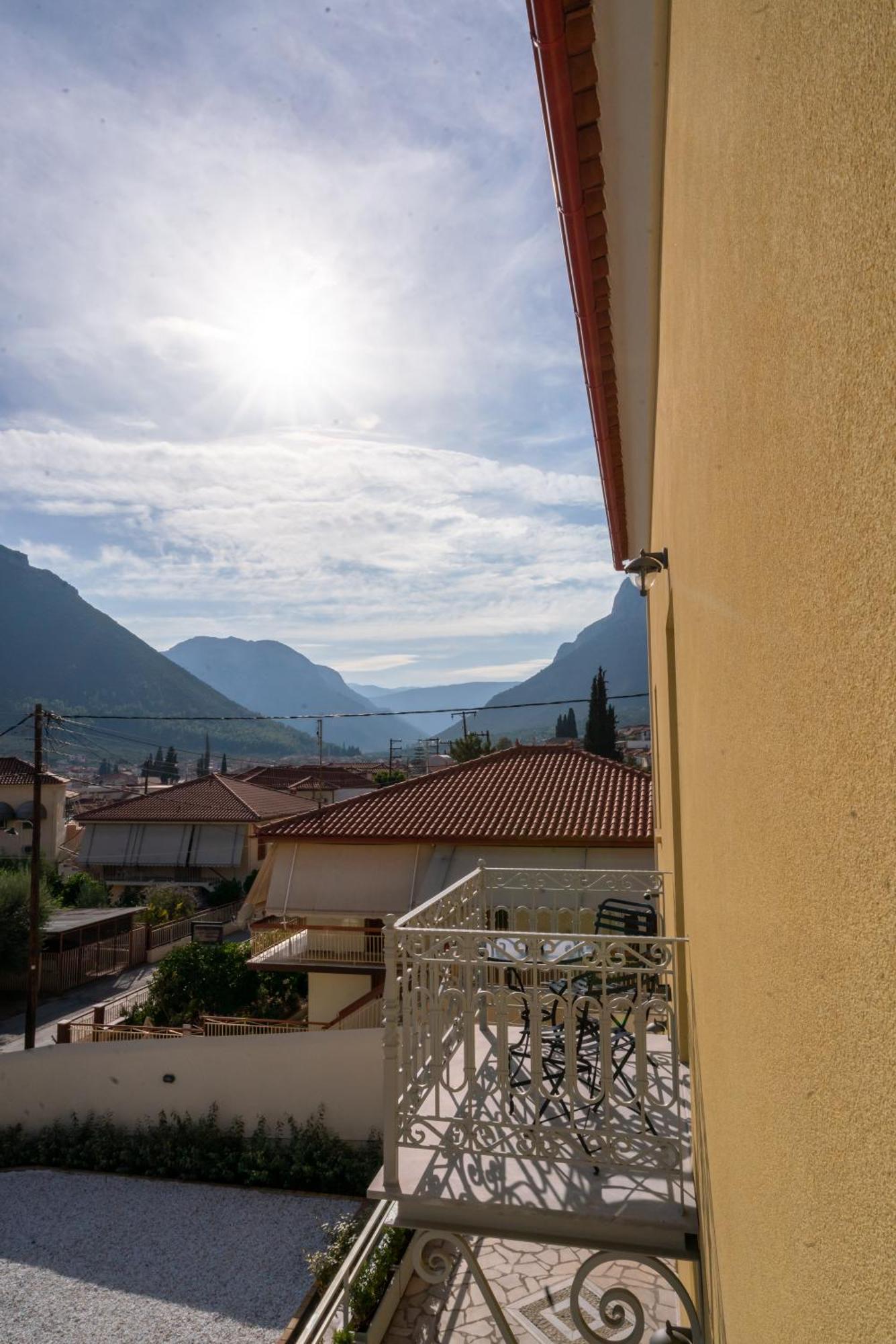 Kraka Apartments Leonídion Екстериор снимка